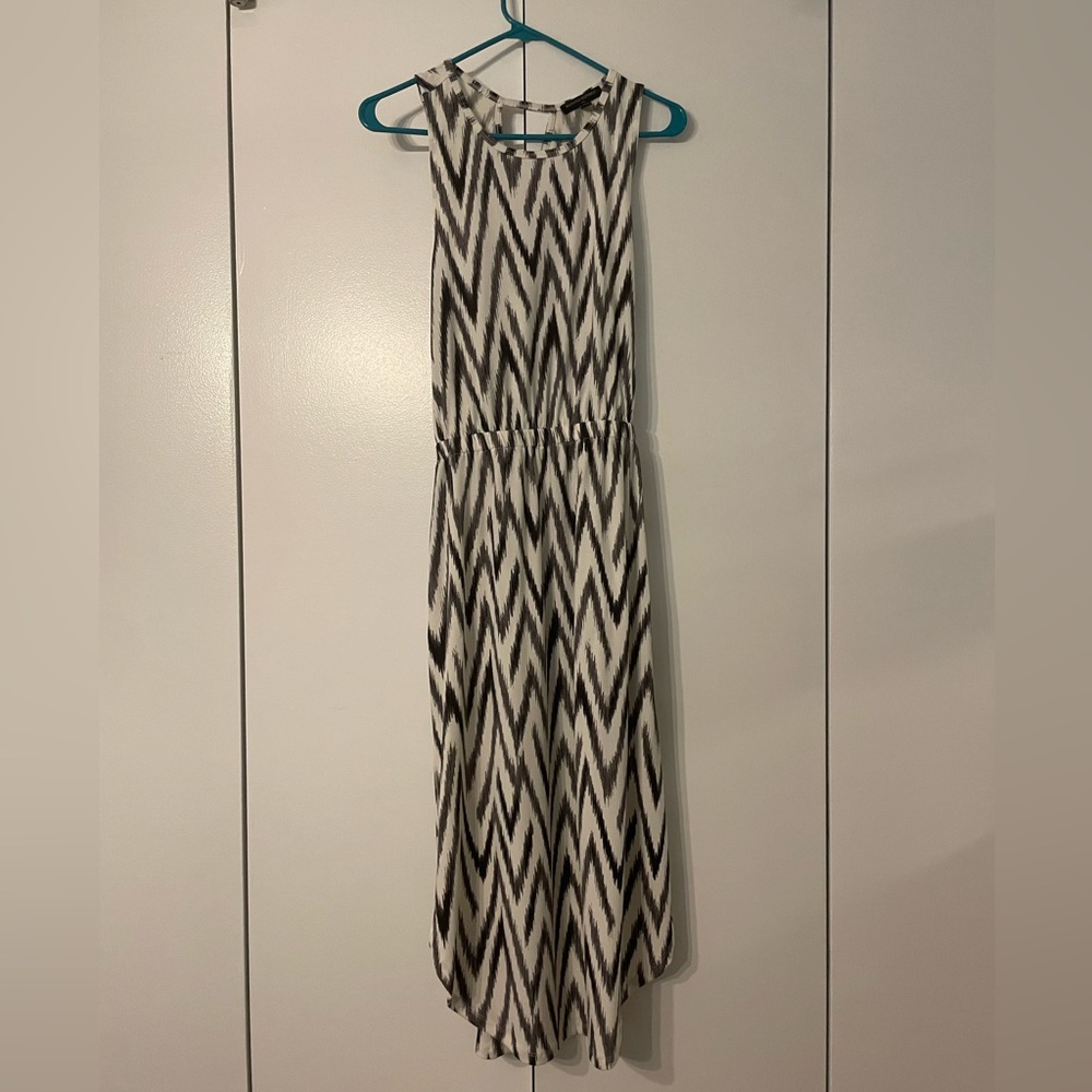Banana Republic - white / grey maxi dress (Medium)